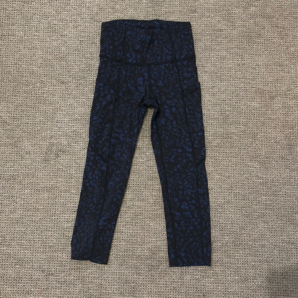 Lululemon cropped leggings